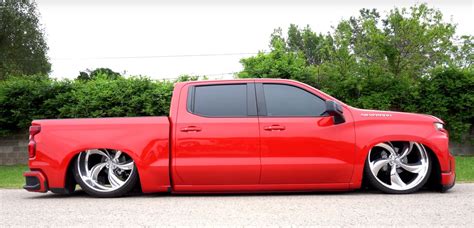 Slammed Chevy Silverado "Magic Carpet" Is Super-Low - autoevolution