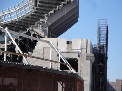 StadiumPage Blog: Yankee Stadium Demolition - 02/15/10