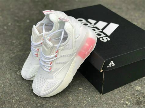 Top Đôi Giày Thể Thao Nữ Đẹp Thời Trang Đang Hot Hiện Nay