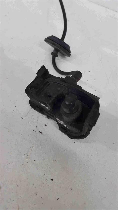 Volkswagen Polo C Fuel Flap Motor Solenoid Actuator