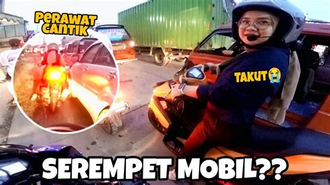 Serempet Mobil Sampai Spion Pecah Perawat Cantik Auto Kabur Takut Di