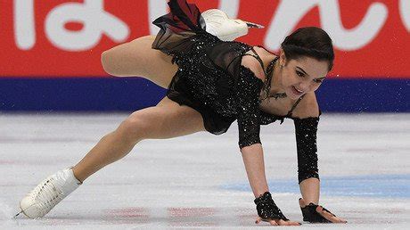 Russian figure skater Medvedeva wows fans at Japan Grand Prix — RT ...