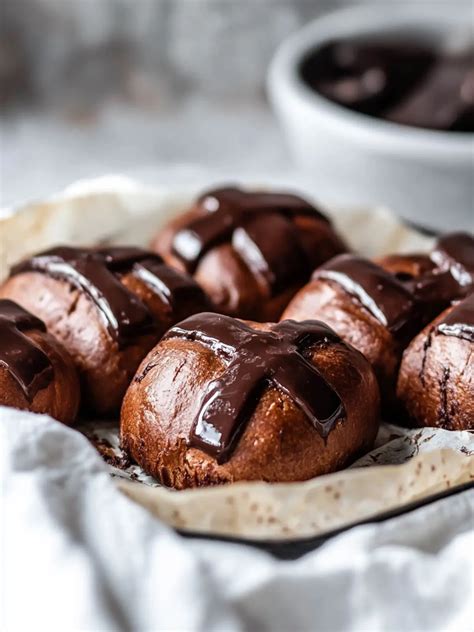Brioche Chocolate Hot Cross Buns That Will Melt Your Heart Alivia Recipes