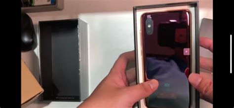 Xiaomi Mi 8 Screen Fingerprint Edition Unboxing Images Leaked And