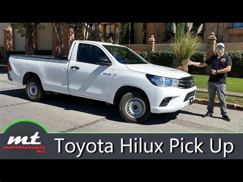 La potencia y versatilidad de la camioneta Hilux 4x4 en su versión de