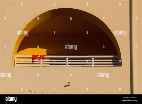 Rot bikini Fotos und Bildmaterial in hoher Auflösung Alamy