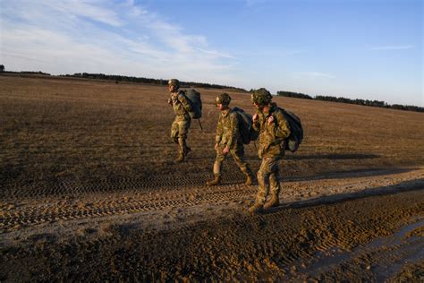 DVIDS Images 173rd BSB Conduct Airborne Operations Image 8 Of 9