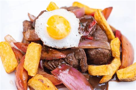 Cómo preparar un típico lomo saltado limeño EL ESPECTADOR