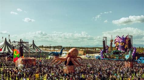 Elrow Festival In Torre Del Mar Costa Del Sol Online