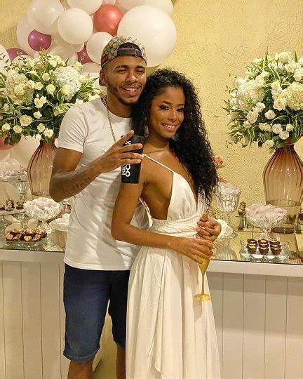 Renan Da Penha E Lorena - DJ Rennan da Penha oficializa noivado no Rio de Janeiro | Metrópoles