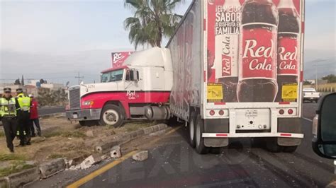 Tr Iler Sufre Fuerte Impacto En La Autopista La Pera Cuautla