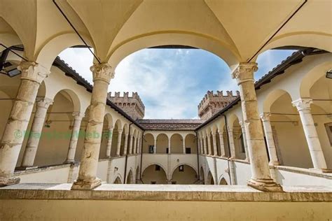 Museo Nazionale Distribuito In Nove Sale Del Castello E Nel Cortile