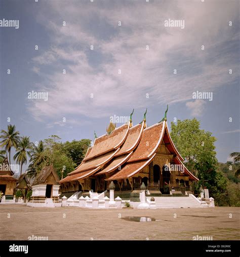 Lao temple architecture hi-res stock photography and images - Alamy