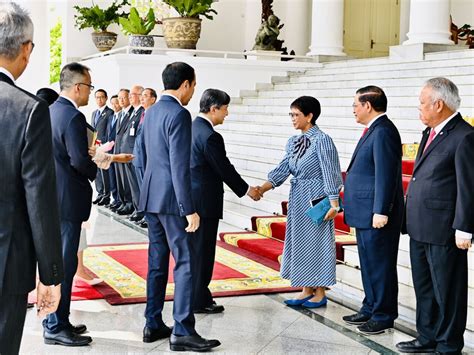 Foto Presiden Jokowi Sambut Kunjungan Kenegaraan Kaisar Jepang