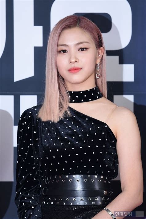 Itzy 류진 그렇게 바라보면 심쿵 Sbs 가요대전 한국경제