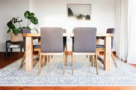 How To Choose A Dining Room Rug