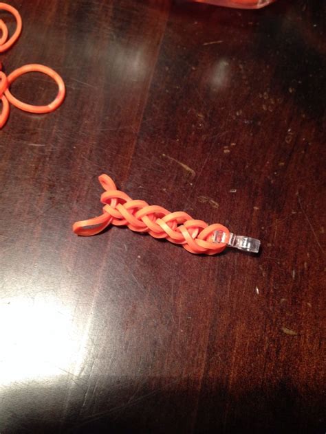 How to make rubber band bracelets by hand - B+C Guides