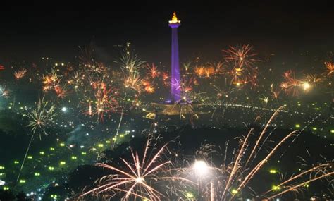 Foto Acara Malam Tahun Baru Di Monas 2024 Video Perayaan