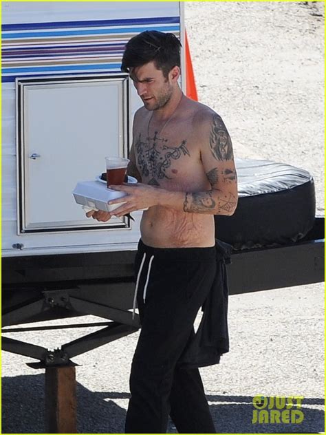 Hunger Games Wes Bentley Walks Around His Movie Set Totally Shirtless