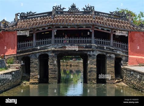 Pont couvert d anciens Banque de photographies et dimages à haute