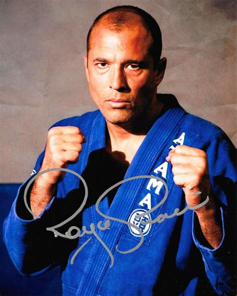 First UFC Champion Royce Gracie Signed Photo 8x10 COA 1