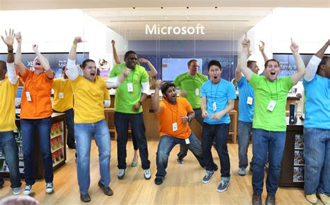 Look Out New York City Microsoft To Open Flagship Retail Store On