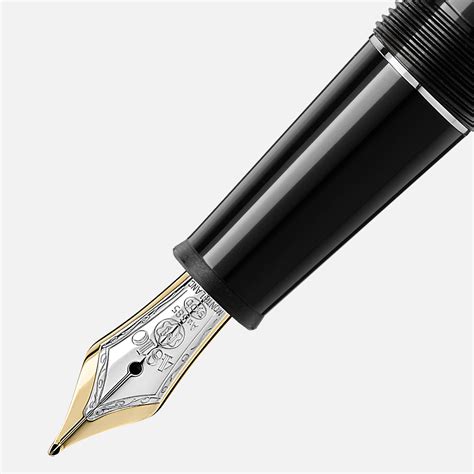 Set with the Meisterstück classique platinum coated fountain pen and