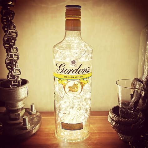 Gordons Sicilian Lemon Gin Led Bottle Light 70cl Retro Style Media