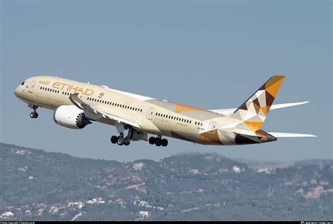 A Blo Etihad Airways Boeing Dreamliner Photo By Ramon Jordi Id