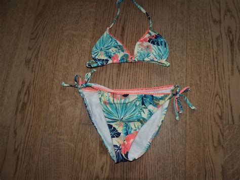 NEUER Sommer Bikini mit Blumenmuster Grösse 152 Neu gemäss Beschreibung in Hergiswil NW für
