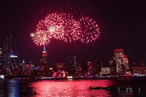 Macys 4th Of July Fireworks Light Up Nycs Skyline