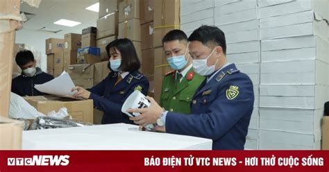 B N Trong Kho H Ng T Ng C A Hot Girl Livestream Ch T H Ng Ngh N N M I Ng Y