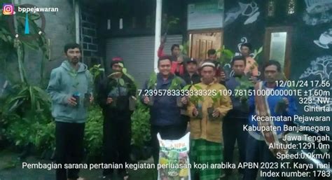 Pembagian Benih Kopi Dan Pupuk Di Kt Desa Giritirta Tanilink