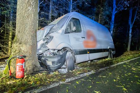 Erzgebirge Unfall Auf Gerader Strecke Wochenendspiegel