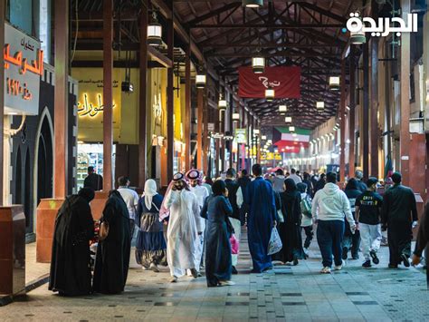 الحياة تعود إلى طبيعتها في المباركية جريدة الجريدة الكويتية