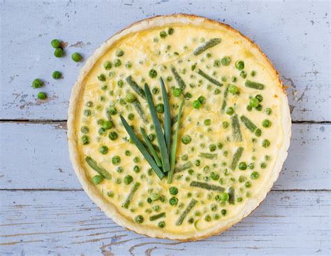 Najlepszewkuchni pl Tarta z groszkiem fasolką i ricottą