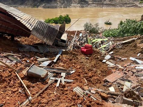 Após cheia Defesa Civil alerta para risco de desmoronamento em 8