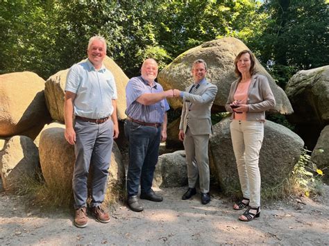 Lezing Over De Nederlandse Hunebedden Het Hunebed Nieuwscaf