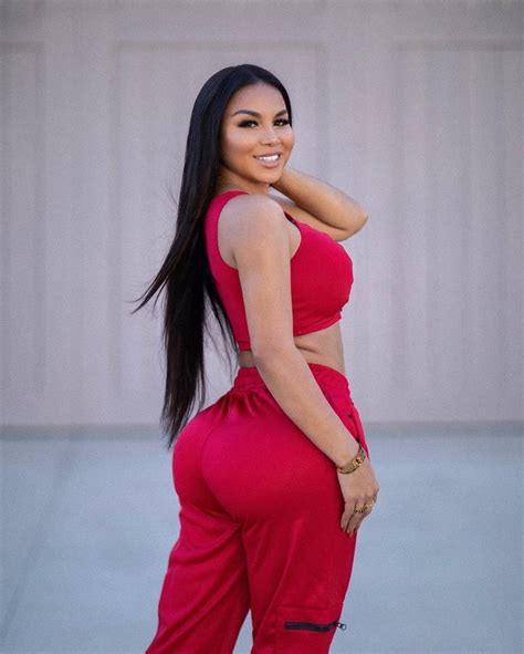 Dolly Castro Picture