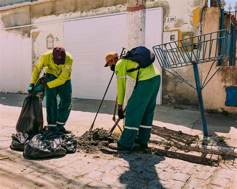 Mais De Bairros Recebem Servi Os De Capina E Limpeza De Bueiros Em