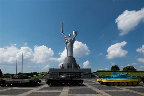 Hello Talalay: The Motherland Monument, Kiev