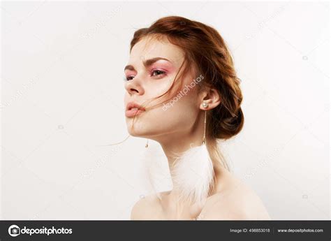 Pretty Woman Naked Shoulders Cosmetics Fashion Glamor Studio Stock Photo By Shotstudio