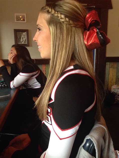 12 Spectacular Cute Cheerleader Hairstyles