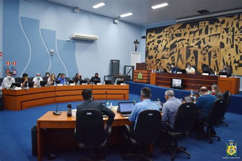 Câmara Aprova Obrigatoriedade De Sinalização De Tampas Em Calçadas Dcmais