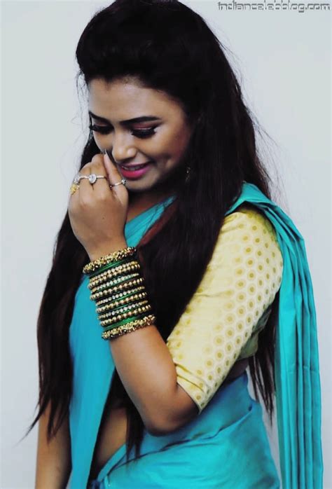 Farina Azad Tamil Tv Serial Actress T1 7 Hot Saree Pics Indiancelebblog