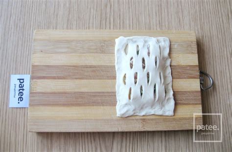 Слойки с курицей и ветчиной - рецепт с фотографиями - Patee. Рецепты