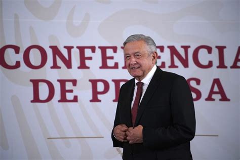 Amlo Pedir Al Fce Editar Colecci N De Libros Y Asesor A A Salmer N El