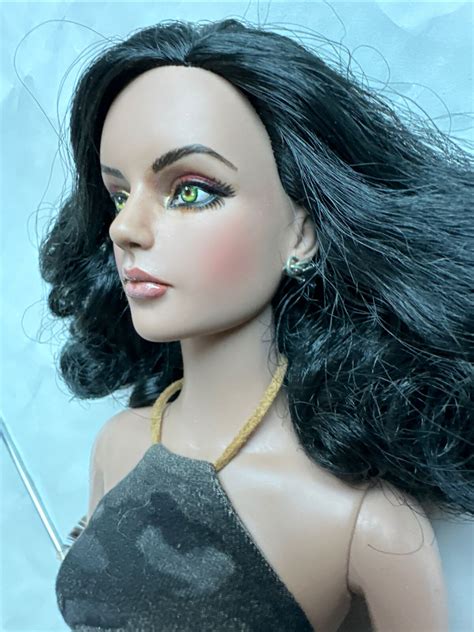 Tonner Tyler Ooak 16” Sydney Repaint Doll By Artist Laurie Leigh