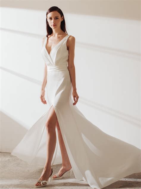 Celosia Minimalist Mermaid Crepe Wedding Dress With Slit