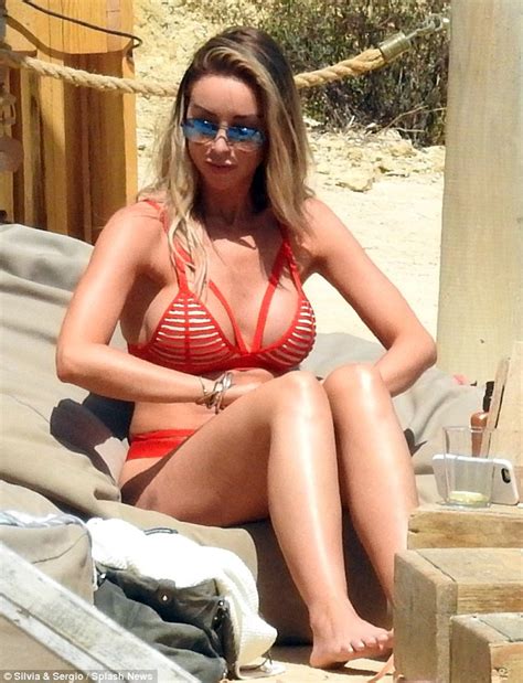 Towies Lauren Pope Soaks Up The Sun In Ibiza Daily Mail Online